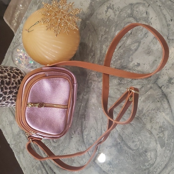 Valentina LEATHER CROSSBODY PINK PURSE ITALY NWOT - Picture 3 of 11